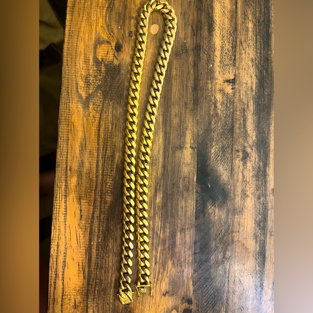 Gold metal chain